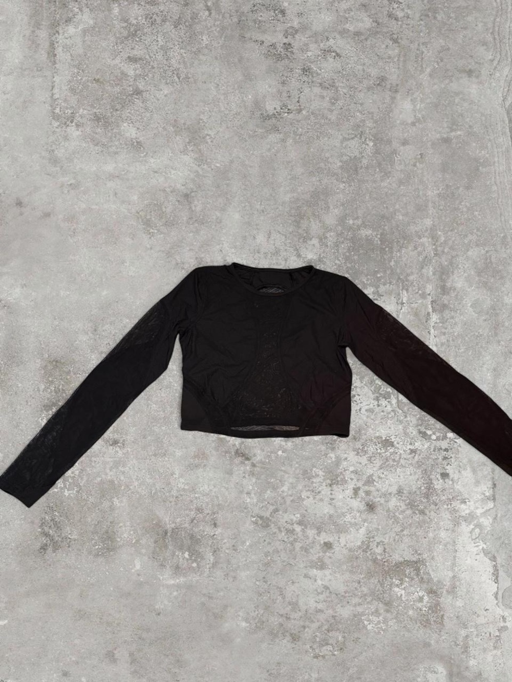 lululemon athletica Black Long-Sleeve Cropped Tee